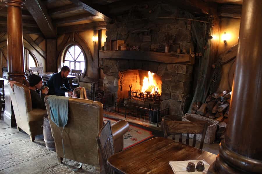 From Auckland: Two-Day Hobbiton, Rotorua, Waitomo Caves Tour - Waitomo Caves: Glowworms, Cave Guidance, and Why It’s Better With a Guide