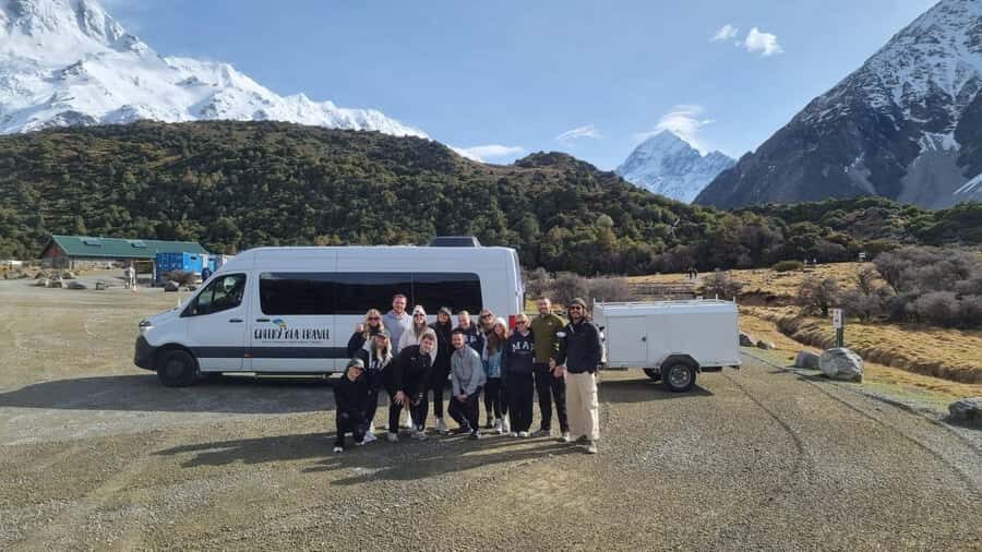 From Christchurch: Mount Cook & Lake Tekapo Day Tour & Lunch - Lake Pukaki: quick stop, strong color, strong views