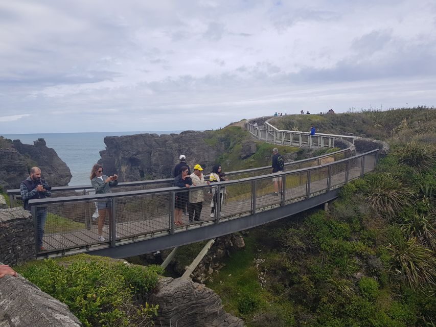 From Greymouth: Punakaiki Blowholes & Pancake Rocks Tour - Truman Track and Sandy Bay: Ocean Views Plus Rock Pools at Low Tide