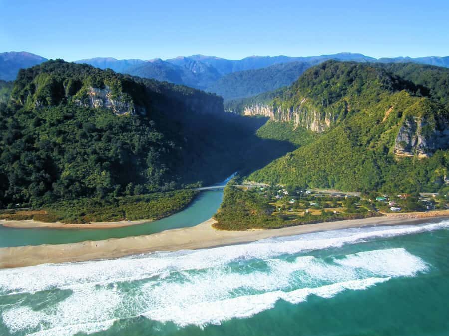 From Greymouth: Punakaiki Blowholes & Pancake Rocks Tour - Punakaiki Stop: Pancake Rocks and Blowholes in Real Life
