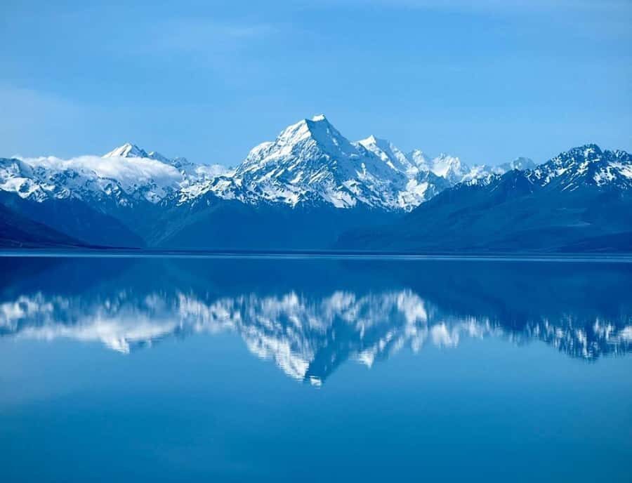 From Queenstown: Mount Cook Scenic Day Tour - Omarama break and Lake Pukaki: two stops that set the mood