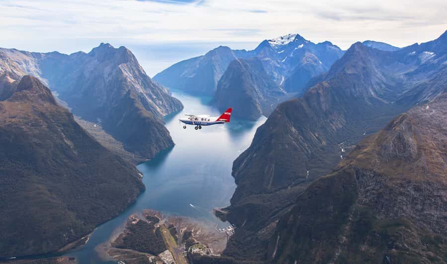 From Queenstown: Scenic Flight to Milford Sound - A Queenstown bird’s-eye view of Fiordland