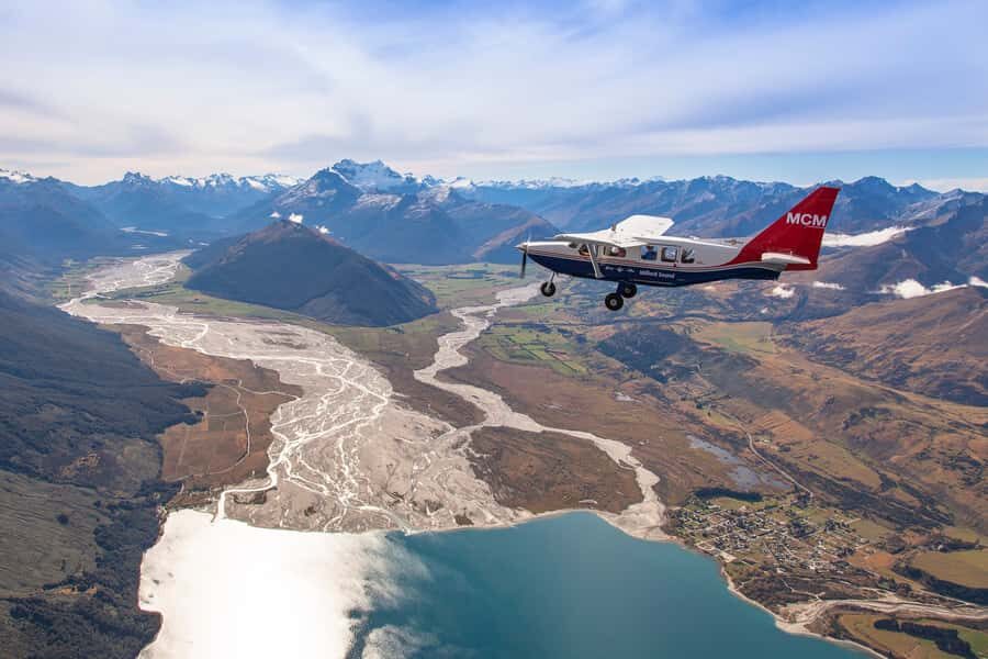 From Queenstown: Scenic Flight to Milford Sound - From Central Otago to Lake Wakatipu: the warm-up stretch