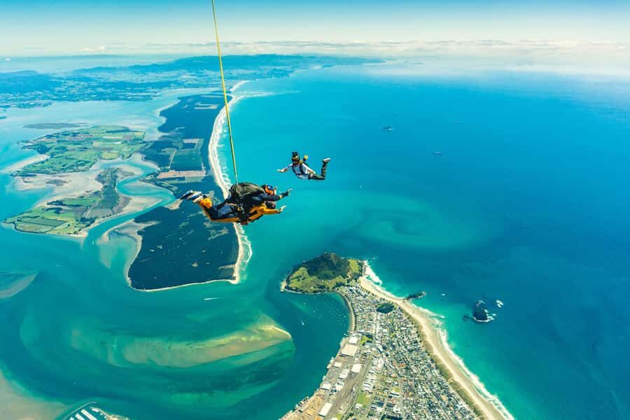 From Tauranga: Skydive over Mount Maunganui - 15-Minute Safety Briefing and Suit-Up With Real Gear