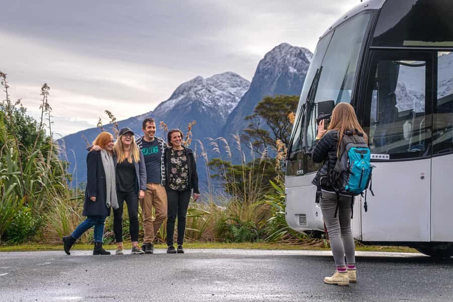 From Te Anau: Milford Sound Coach Tour and Cruise - From Te Anau to Milford Sound: the value of a guided day trip