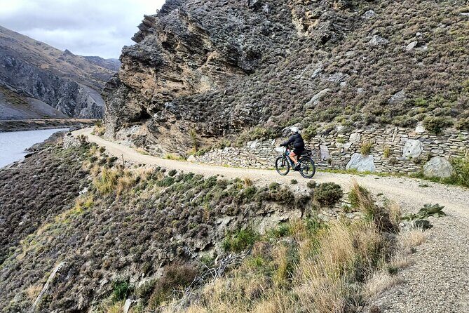From Wanaka Bike the Lake Dunstan Trail with Shuttle Return - E-bike vs regular bike: how to choose based on your comfort, not your pride