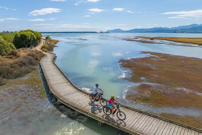 Full-Day Sailing Adventure in the Abel Tasman National Park - Split Apple Rock photo pass: the famous form seen the easy way