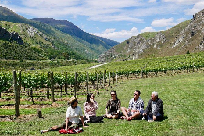 Gibbston Half-Day Private Wine Tour with Hotel Pickup - Hotel pickup and the small-vehicle advantage