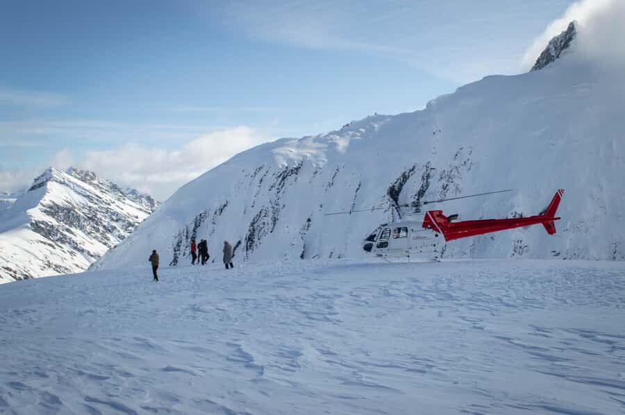 Glacier Explorer & Earnslaw Burn Helicopter Flight - Pilots and In-Flight Commentary: Why the Human Touch Matters