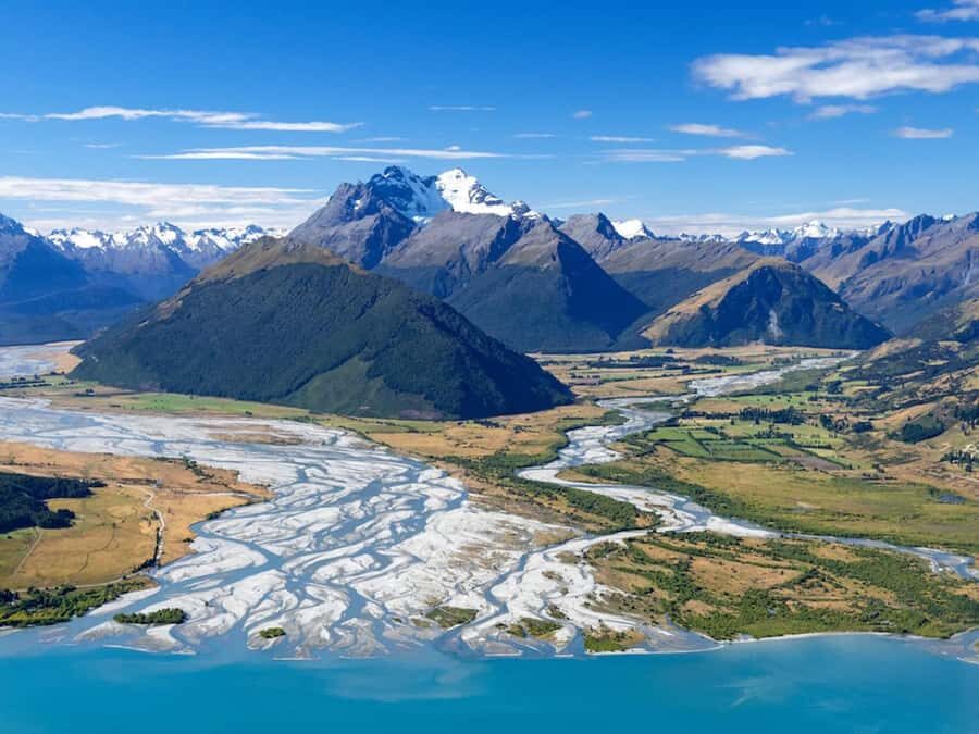 Glenorchy: 25-30 Minute Snow Landing Helicopter Experience - Shared helicopter realities: seats, weight checks, and what to expect onboard
