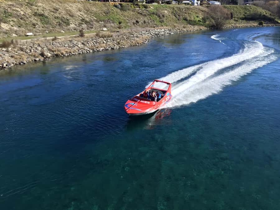 Go Jets Wanaka Clutha River Jet Boat Experience - Your guide and the gold-rush storytelling (the part that adds meaning)