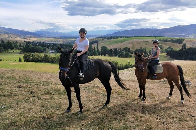 Golden Hills Horse Trek in Central Otago - The “Top Hill Trek” flow: from Central Otago to Mount Pisa