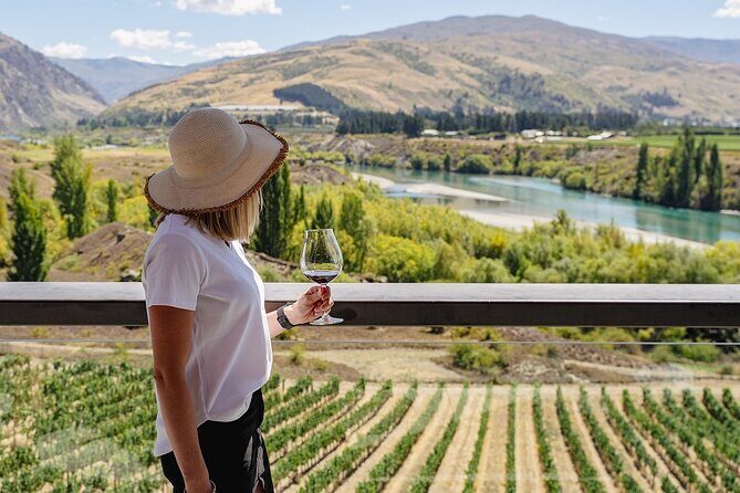 Gourmet Food and Wine Tour Queenstown All-Inclusive Tour - Morning pickup, road views, and getting oriented fast