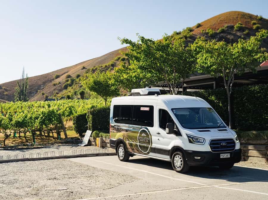 Gourmet Food and Wine Tour with Lunch and Wine Tastings - The drive through Kawarau Gorge and the history you’ll actually remember