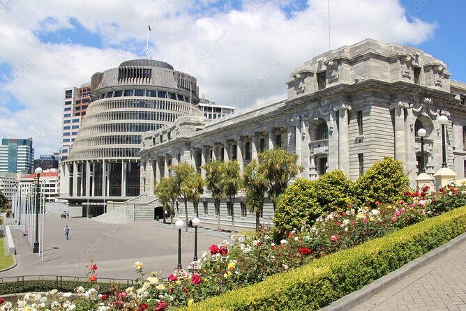 Guided Small Group Walking Tour in Wellington - Wellington’s politics and topography, on foot