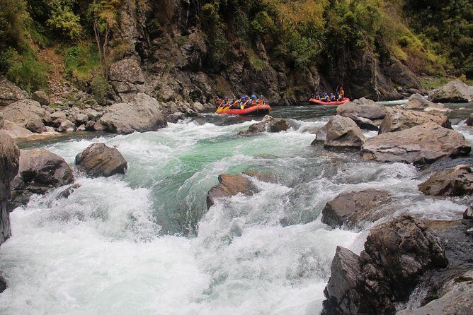 Half Day, Grade 5, White Water Rafting on the Rangitikei River - The 11 km Run: From Grade 1-3 Warm-Up to the Grade 5 Gorge