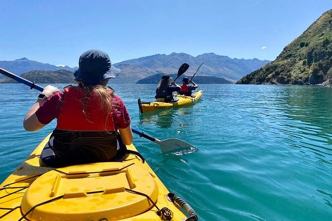 Half-Day Kayak Tour on Lake Wanaka - Meeting at Paddle Wānaka and getting set up