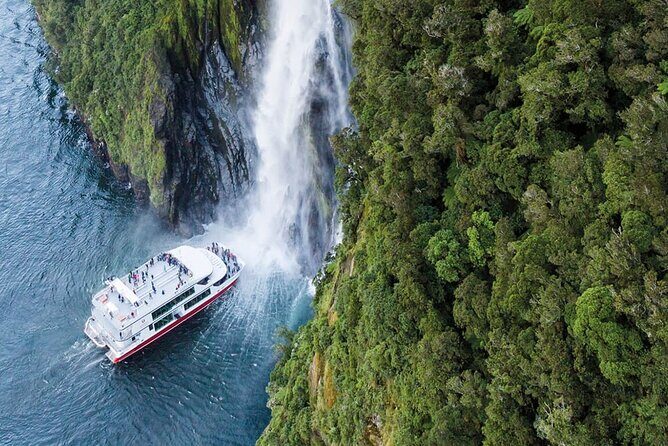 Half-Day Milford Helicopter Flight and Cruise from Queenstown - Flying over Fiordland: why this half-day works