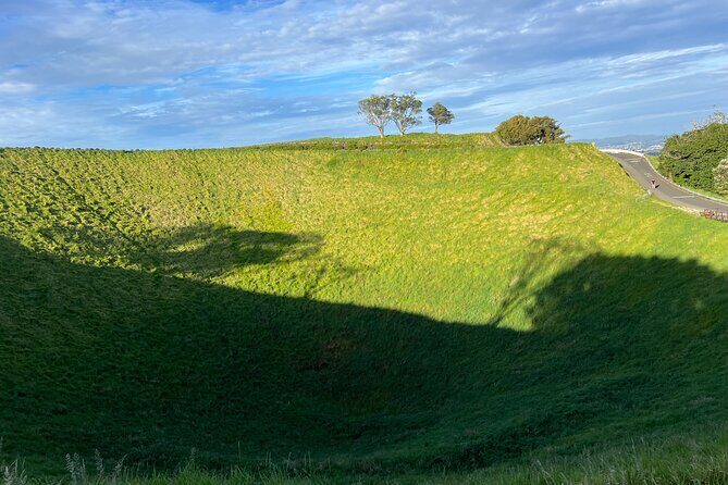 Half-Day Tour: AUCKLAND CITY Highlights with Hotel Pickup - Getting the most out of your guide (and why the small group helps)