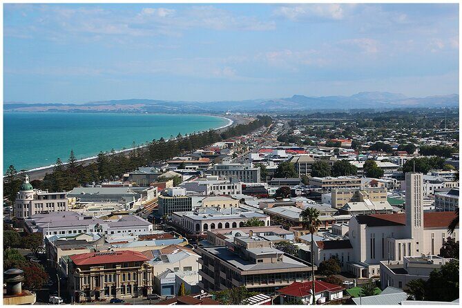 Hawkes Bay - Scenic, luncheon, wine Tour - Hastings by design: Spanish Mission style plus Art Deco flavor