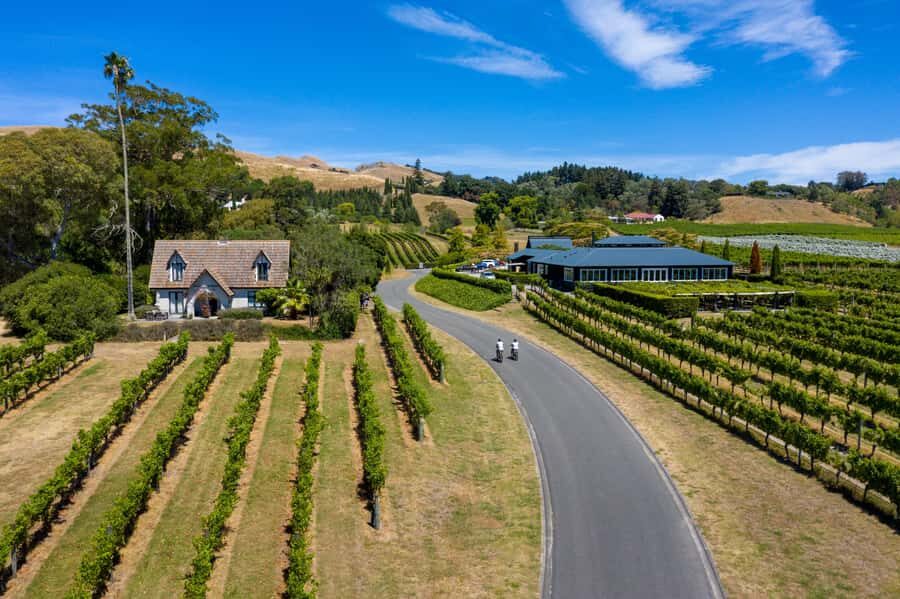 Hawke's Bay: Self Guided Coast to Vineyards Cycle Tour - Along the coast: Te Kauwae-a-Māui and Cape Kidnappers viewpoints