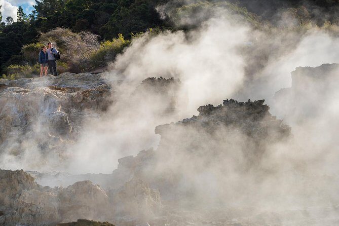 Hell's Gate Geothermal Walk - Mud foot-pool and Māori carving: the hands-on options (and what’s extra)