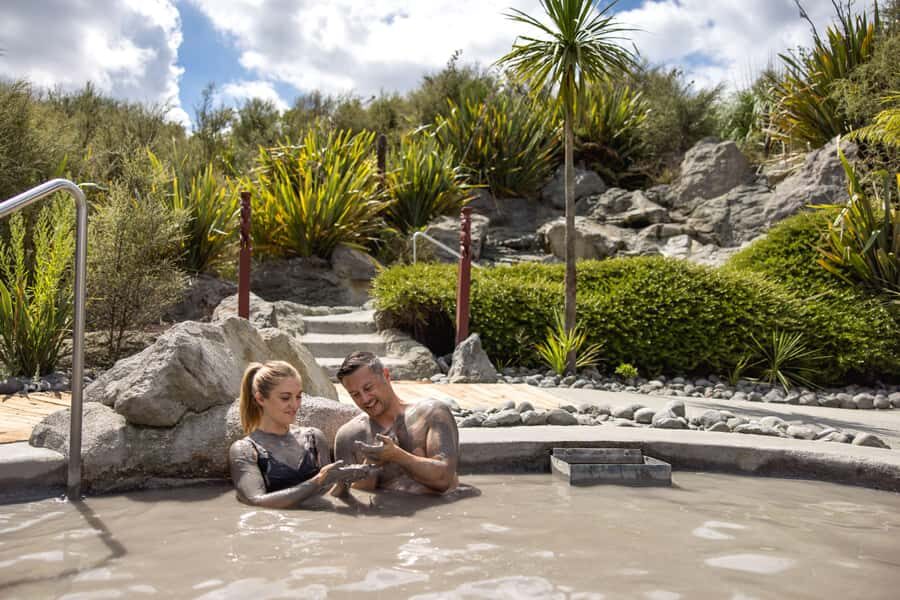 HELL'S GATE Mud Spa, Rotorua - Group Day Tour Ex Auckland - A long day from Auckland that actually stays organized