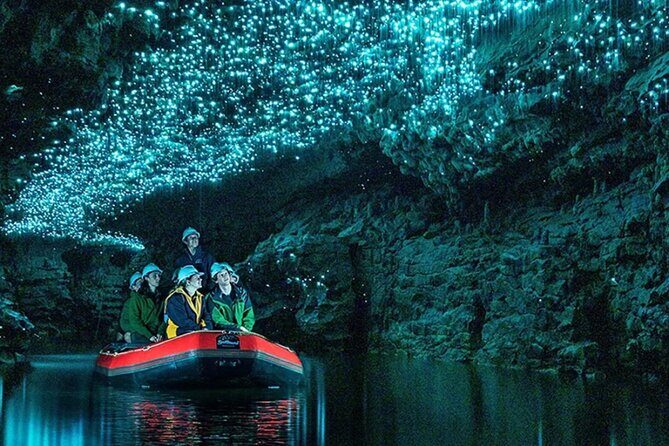 Hobbiton and Waitomo Caves Arrive in Comfort and Style - Waitomo Glowworm Caves: Boat Ride Into the Glowworm Grotto