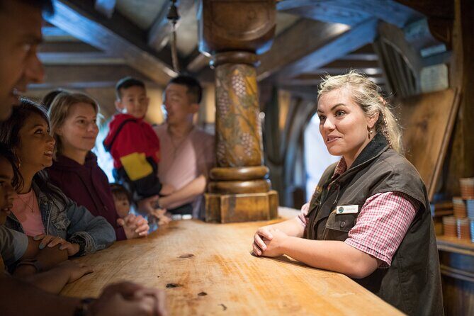 Hobbiton Day Tour from Rotorua with lunch at Hobbiton - Photo timing and walking comfort: how to enjoy Hobbiton without rushing