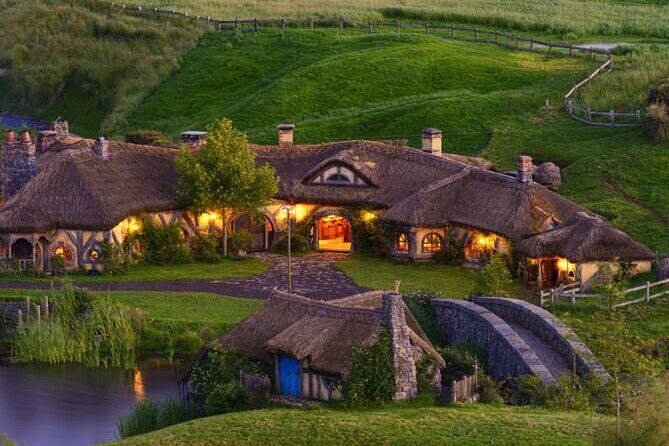 Hobbiton Movie Set Guided Tour small group from Auckland - The road trip to the Waikato farms: why the long day can still feel easy