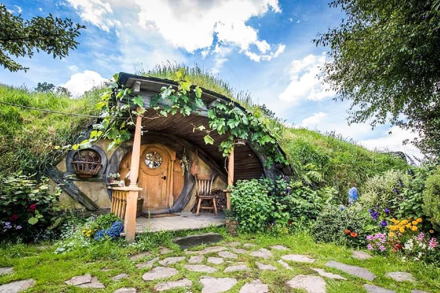 Hobbiton Movie Set & Rotorua Premium Day Tour from Auckland - Hobbiton Movie Set: making the 2.5 hours feel bigger than it is