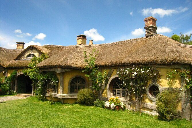 Hobbiton Movie Set Small Tour from Auckland - Hobbiton Movie Set: your guided walk through Middle-earth