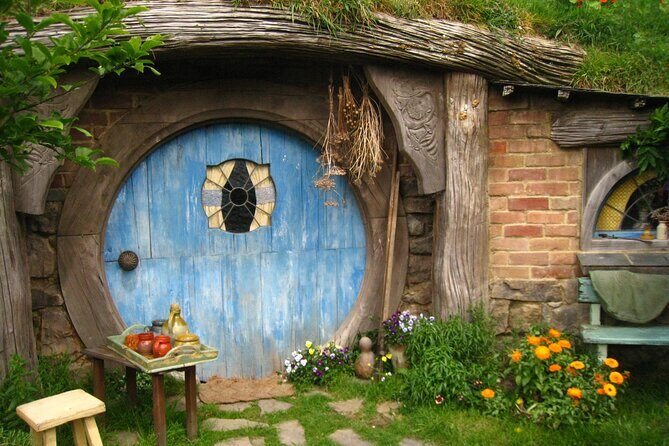 Hobbiton Movie Set Small Tour from Auckland - What to pack and how to plan your day around it