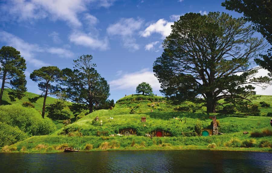 Hobbiton Movie Set & Te Puia Geothermal Valley Private Tour - Hobbiton Movie Set: Hobbit Holes, The Mill, and the Green Dragon Inn