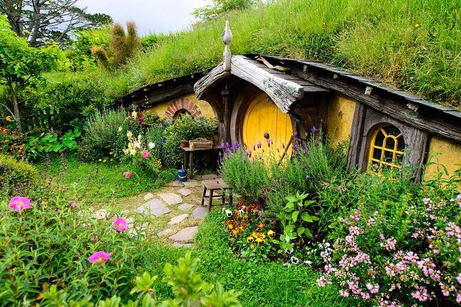 Hobbiton movie set tour and a lot more beautiful NZ sights - Key things you’ll love about this shore tour