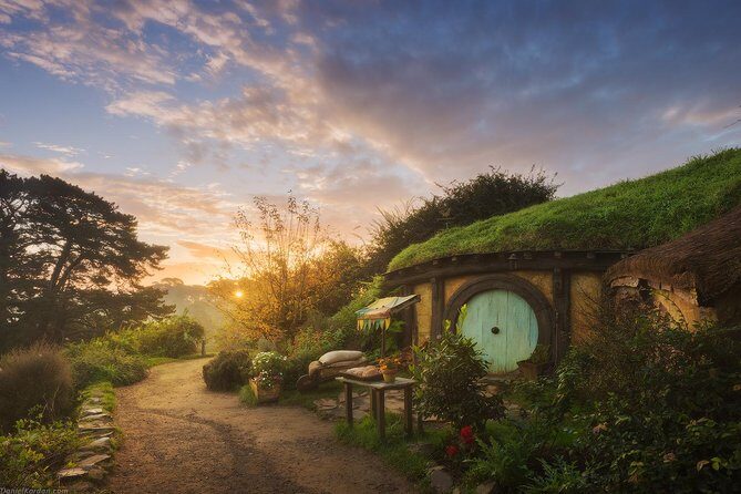 Hobbiton Movie Set tour & Glowworm Cave day tour - Key highlights you’ll feel right away