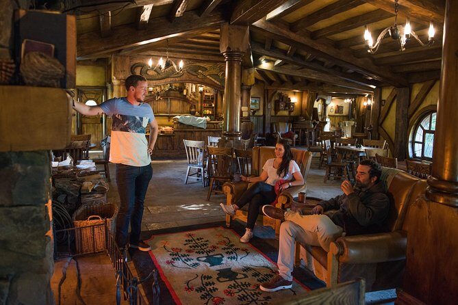 Hobbiton Movie set & Waitomo Caves Small Group Tour From Auckland - The Driving Commentary: Why the Road Time Matters in a Small Group