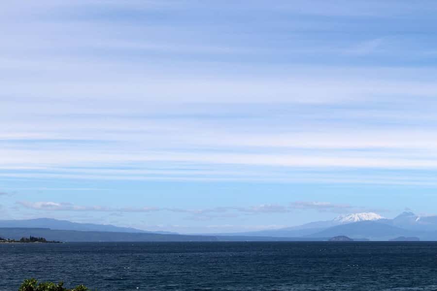 Hobbiton, Waitomo, Rotorua & Taupo 2-Day Tour from Auckland - Day One: a stretch stop before Hobbiton