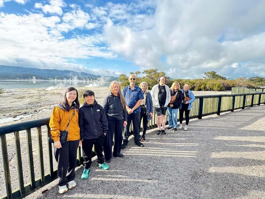 Hobbiton, Waitomo, Rotorua & Taupo 2-Day Tour from Auckland - Day Two: Wai-O-Tapu Thermal Wonderland and Lady Knox Geyser