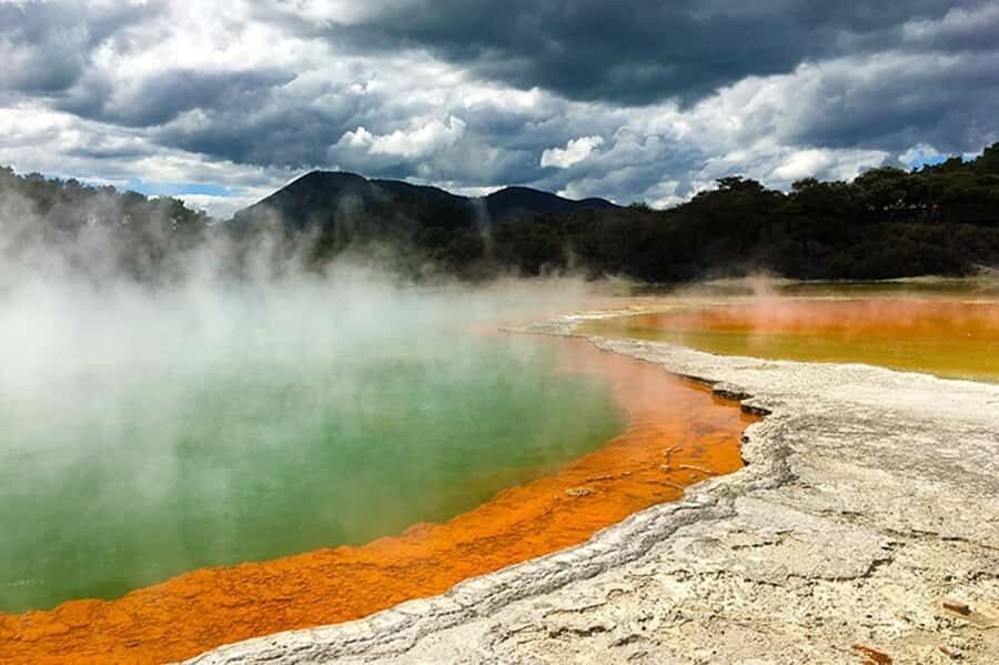Hobbiton, Waitomo, Rotorua & Taupo 2-Day Tour from Auckland - Getting picked up in Auckland (and why it helps)