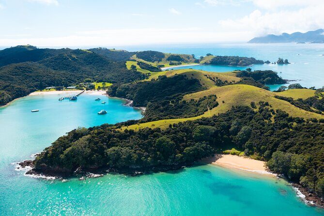Hole in the Rock Scenic Cruise including Dolphins and Island stop - Sea Conditions and Motion: A Practical Checklist