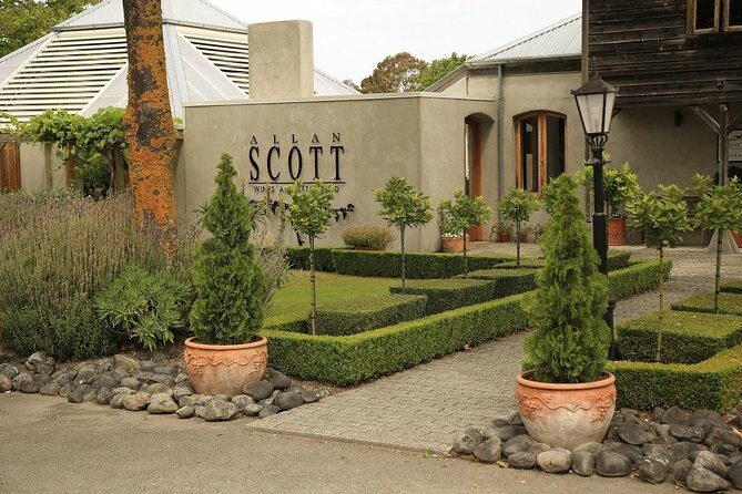 Hop on Hop off Wine Tours Marlborough - Getting Your Bearings in Blenheim: Shops, Squares, and Quick Culture Stops