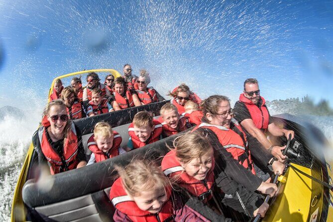 Katoa Jet Boat tour on Lake Rotorua - A 30-minute V8 rush on Lake Rotorua, with spins you can feel