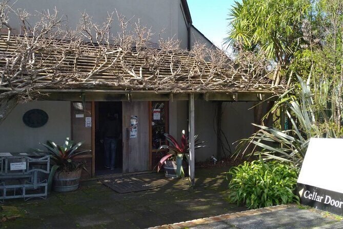 Kumeu Winery Boutique Tour with Gourmet Lunch from Auckland - The Real Deal With Lunch and Dietary Restrictions