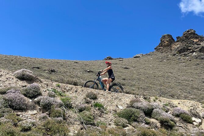 Lake Dunstan Cycleway Bike Rental And Return Shuttle - Your E-Bike Setup: Sinch Assist, a Real Helmet, and Carry-On Ease