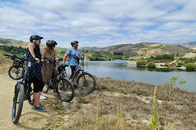 Lake Dunstan E Bike Trail Activity - Lake Dunstan Trail: 42km of Water Views and Big Central Otago Skies