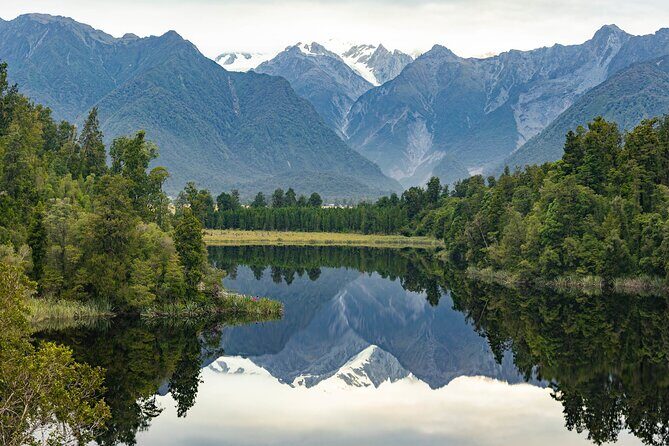 Lake Matheson Nature Tour - Lake Matheson reflections: why this walk feels like a mini show