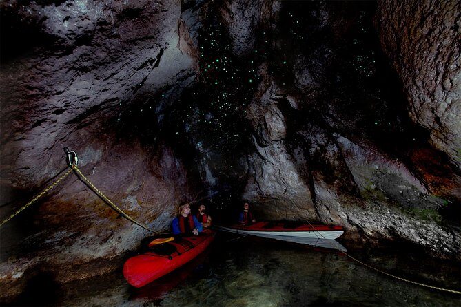 Lake Rotoiti Evening Kayak Tour including Hot Springs, Glowworm Caves and BBQ Dinner - Why Lake Rotoiti at Night Feels Special
