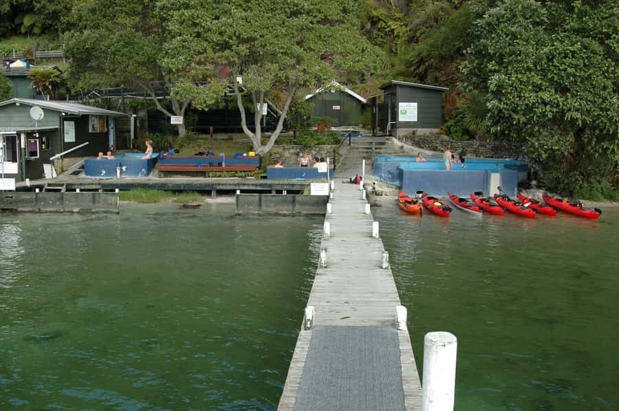 Lake Rotoiti & Hot Pools Guided Kayak - Paddling Lake Rotoiti: what the 1-hour each way pacing really means
