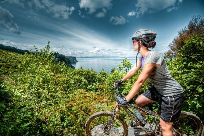Lake Taupo - Maori Rock Carvings Package (Mountain Biking & Kayaking) - Lake Taupō by Bike and Kayak: how the day is paced